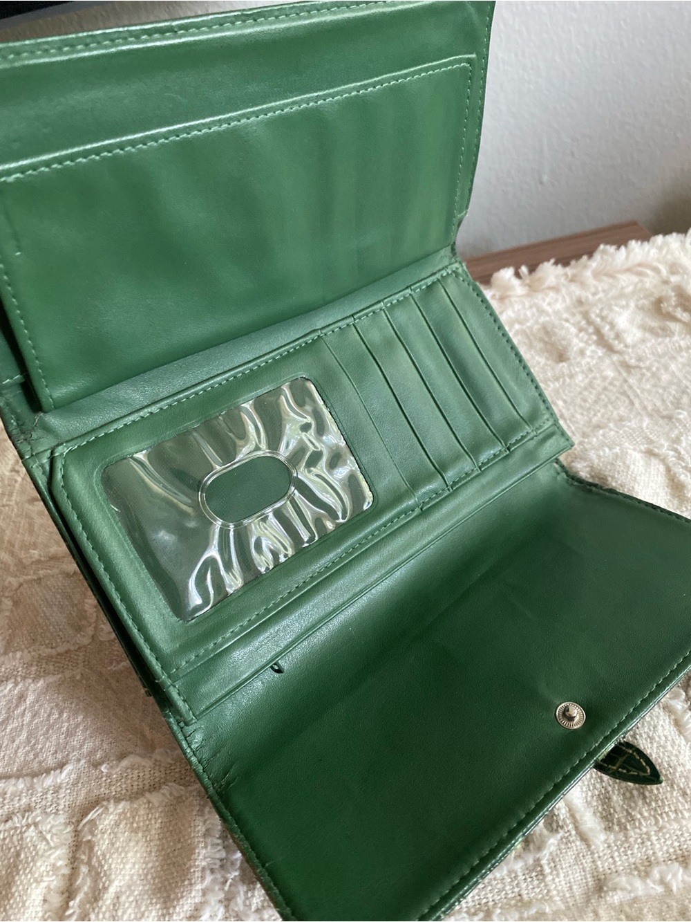 Green Thrifted Leather Wallet - Picture 3 of 3